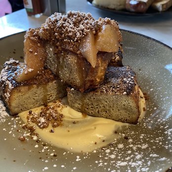 Cafe Robey - Fall spiced French toast - Breakfast & Brunch Near Me - Chicago, Illinois Cafe Robey - Fall spiced French toast - Breakfast & Brunch Near Me - Chicago, Illinois