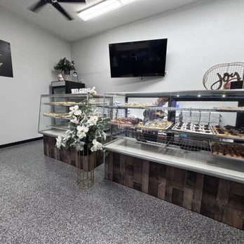 Oni Onoz - Store front/show case - Comfort Food Near Me - Waianae, Hawaii