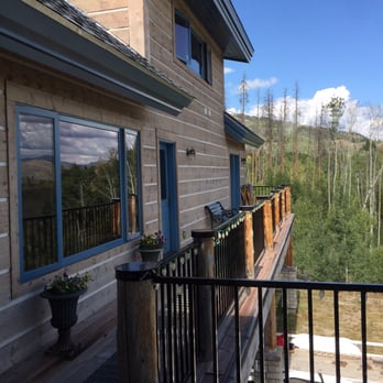 Aspen Hollow - Deck that overlooks the city of Granby - Bed & Breakfast Near Me - Granby, Colorado Aspen Hollow - Deck that overlooks the city of Granby - Bed & Breakfast Near Me - Granby, Colorado