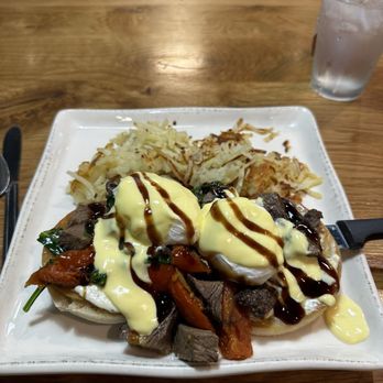 Good Evans - Short rib Benedict (Nebraska Bene) - Breakfast & Brunch Near Me - Omaha, Nebraska