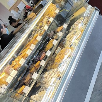 Layered Cakerie - Bakeries Near Me - Montclair, California