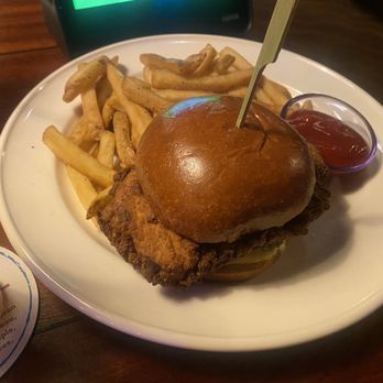 Bahama Breeze - Honey Butter Crispy Chicken Sandwich - Bars Near Me - Memphis, Tennessee Bahama Breeze - Honey Butter Crispy Chicken Sandwich - Bars Near Me - Memphis, Tennessee