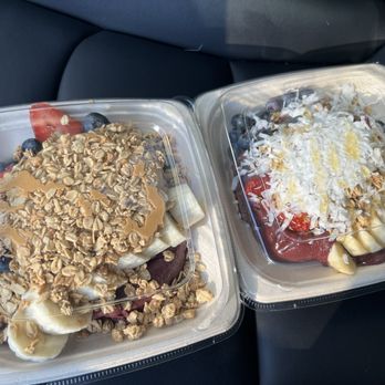 Sweet Citrus Burlingame - Chocolate Berry Bowl and Classic Bowl - Juice Bars & Smoothies Near Me - Burlingame, California Sweet Citrus Burlingame - Chocolate Berry Bowl and Classic Bowl - Juice Bars & Smoothies Near Me - Burlingame, California