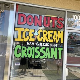 Exterior photo of Sprinkles Donuts - Fresno, California Exterior photo of Sprinkles Donuts - Fresno, California