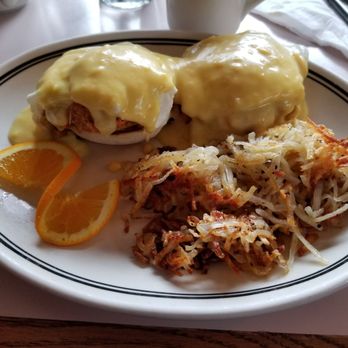 Gilpatrick's Hotel Chitina - Snow crab cake bene. Not very good. - Hotels Near Me - Chitina, Alaska