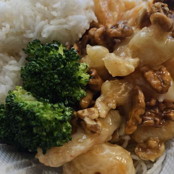 Canton Phoenix - 3/12/2024 - Delicious honey walnut shrimp with broccoli and rice. - Chinese Near Me - Tigard, Oregon Canton Phoenix - 3/12/2024 - Delicious honey walnut shrimp with broccoli and rice. - Chinese Near Me - Tigard, Oregon