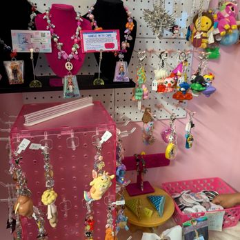 Heaven Bites Vintage - Used, Vintage & Consignment Near Me - Houston, Texas