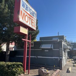 Wright Motel - Hotel sign