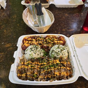 Kehau's Kitchen - poke bowl Kamikaze sauce (kalua and tuna) - Hawaiian Near Me - Aiea, Hawaii