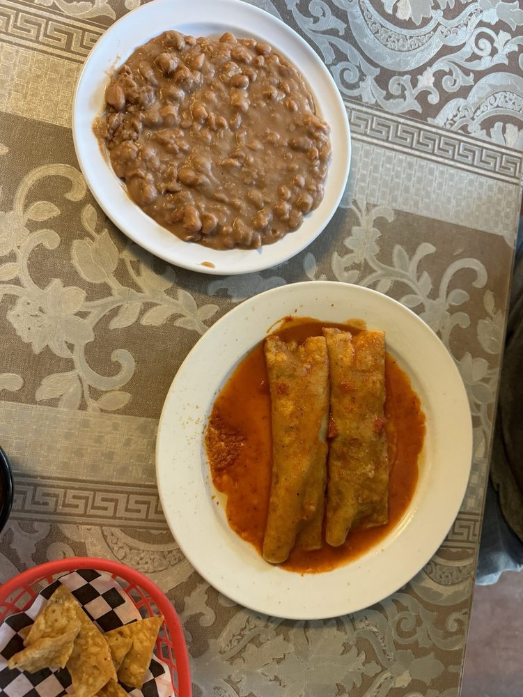 Los Manjares Restaurant