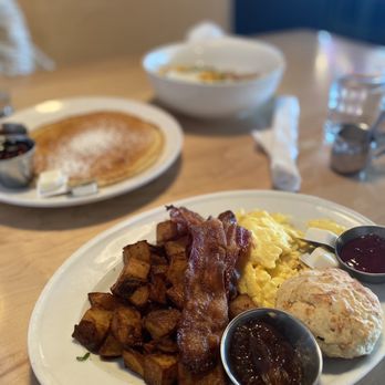 Fenwick’s 300 - Fenwick's Basic--no tomato, make the potatoes extra crispy - Breakfast & Brunch Near Me - Nashville, Tennessee Fenwick’s 300 - Fenwick's Basic--no tomato, make the potatoes extra crispy - Breakfast & Brunch Near Me - Nashville, Tennessee