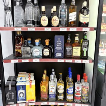 Safi Royal Luxury Valle - Don't have to go far, there's an small selection of liquor in the mall next to Hotel - Hotels Near Me - Monterrey, NLE Safi Royal Luxury Valle - Don't have to go far, there's an small selection of liquor in the mall next to Hotel - Hotels Near Me - Monterrey, NLE