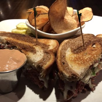 5th Tavern - Rueben with coleslaw - 9.5/10 - New American Near Me - Bloomfield Hills, Michigan