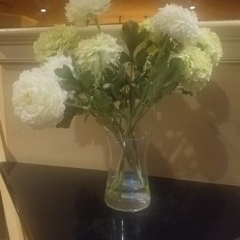Arthur's Terrace Restaurant - Nice faux floral decor. - Breakfast & Brunch Near Me - Lancaster, Pennsylvania