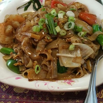 Thai Cuisine - Shrimp pad kee mao - Thai Near Me - Austin, Texas Thai Cuisine - Shrimp pad kee mao - Thai Near Me - Austin, Texas