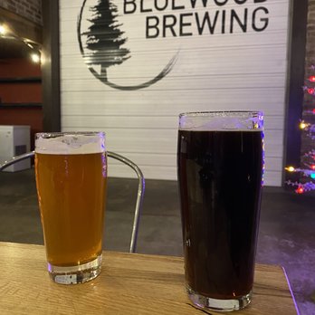 Bluewood Brewing - Grapefruit Charlie's Itch and Battlestag - Breweries Near Me - St. Louis, Missouri