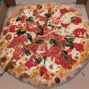 Grimaldi's Pizzeria - 18in margherita is just ok - Pizza Near Me - Las Vegas, Nevada