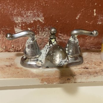 La Herradura Mexican Restaurant - Bathroom faucet - Mexican Near Me - Beeville, Texas La Herradura Mexican Restaurant - Bathroom faucet - Mexican Near Me - Beeville, Texas