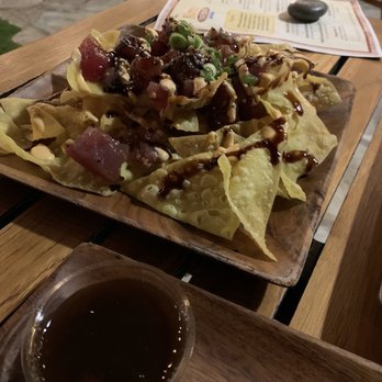 Kona Tap Room - Poke nachos - Lounges Near Me - Waikoloa, Hawaii