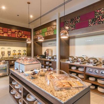 Hotel Hampton Inn - Restaurant - Hotels Near Me - Salamanca, GUA