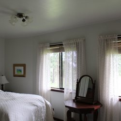 Mountain Meadow Ranch Bed & Breakfast - This room has one Double size bed