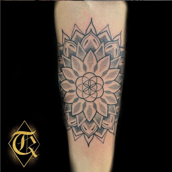 Violet Crown Tattoo - Mandala by Tanner Riggs - Tattoo Near Me - Austin, Texas Violet Crown Tattoo - Mandala by Tanner Riggs - Tattoo Near Me - Austin, Texas