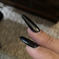 Cloud 9 Nail Spa - Crooked nail