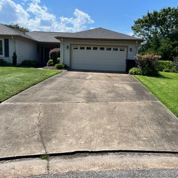 Divine Works - Lawn Services Near Me - Norfolk, Virginia Divine Works - Lawn Services Near Me - Norfolk, Virginia
