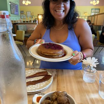 Waking Daisy - Breakfast & Brunch Near Me - Brookfield, Wisconsin Waking Daisy - Breakfast & Brunch Near Me - Brookfield, Wisconsin