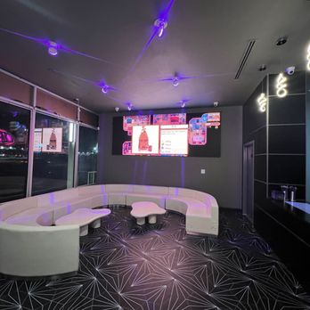 Pekoe - Seating area - Bubble Tea Near Me - Fairfax, Virginia