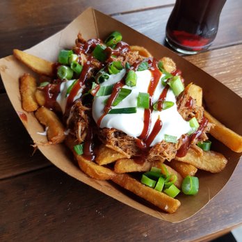 Prinzengrill - POUTINE: BBQ PULLED PORK FRIES. Superlecker! - Fast Food Near Me - Dusseldorf, NW
