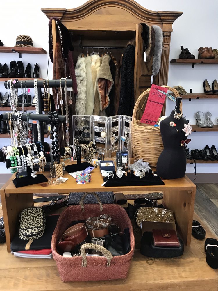 ANGEL VIEW RESALE STORE PALM SPRINGS Updated July 2024 21 Photos