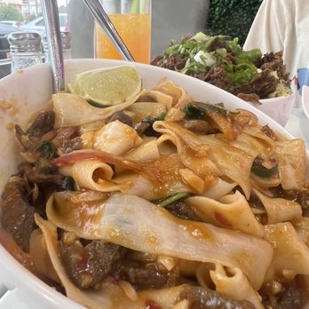 Wok It Out - Spicy Garlic noodles - Pan Asian Near Me - Houston, Texas