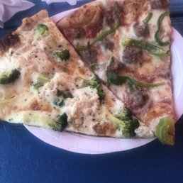 Lunchtime pizza! Lunchtime pizza!