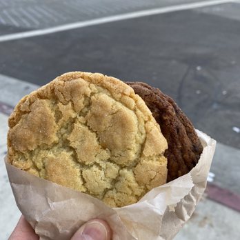 Fat + Flour - Lemon lavender and chocolate oatmeal - Bakeries Near Me - Los Angeles, California Fat + Flour - Lemon lavender and chocolate oatmeal - Bakeries Near Me - Los Angeles, California