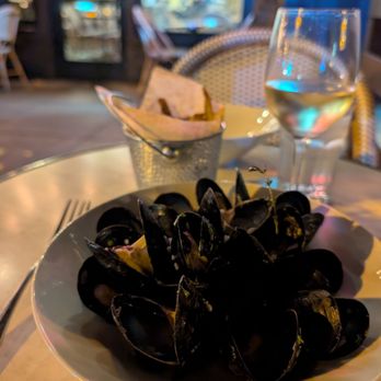 Bistro La Chaumière - Moules frites - Breakfast & Brunch Near Me - San Francisco, California Bistro La Chaumière - Moules frites - Breakfast & Brunch Near Me - San Francisco, California
