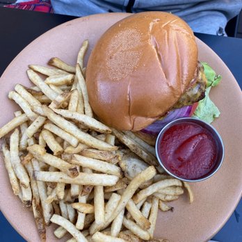 Oeste Bar & Cafe - Oeste burger & fries - Burgers Near Me - Oakland, California Oeste Bar & Cafe - Oeste burger & fries - Burgers Near Me - Oakland, California