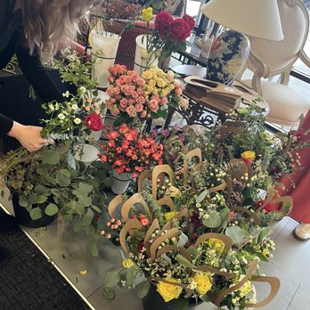 Legacies Upscale Resale - What a fun bouquet "bar" - Furniture Stores Near Me - Cincinnati, Ohio Legacies Upscale Resale - What a fun bouquet "bar" - Furniture Stores Near Me - Cincinnati, Ohio