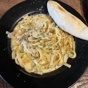 Savelli's Pizza - Create your own pasta ( fettuccine, Alfredo, chicken ) - Pizza Near Me - Manitou Springs, Colorado Savelli's Pizza - Create your own pasta ( fettuccine, Alfredo, chicken ) - Pizza Near Me - Manitou Springs, Colorado