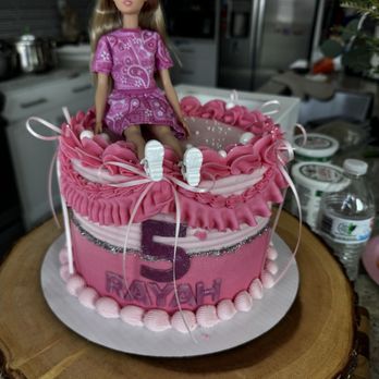 SweetArts - Barbie cake - Cupcakes Near Me - Tracy, California SweetArts - Barbie cake - Cupcakes Near Me - Tracy, California