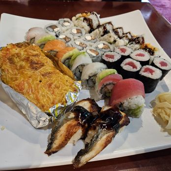 Cloud 9 Sushi - A good variety. The volcano roll on the left was my favorite! - Sushi Bars Near Me - Cincinnati, Ohio