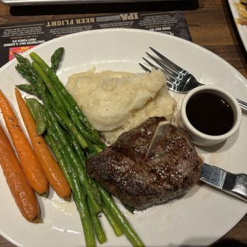 Yard House - 8oz Filet Mignon - New American Near Me - Brea, California Yard House - 8oz Filet Mignon - New American Near Me - Brea, California