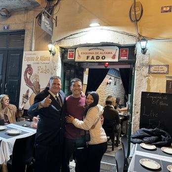 Restaurante Esquina de Alfama - Jose ~ sang during fado music and a wonderful host! - Fado Houses Near Me - Lisbon, 11