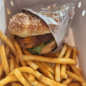 Denny's - Chicken and fries - American Near Me - Pigeon Forge, Tennessee