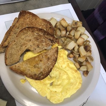 Turning Point - Scrambled eggs and toast with home potatoes - Breakfast & Brunch Near Me - Lawrence Township, New Jersey