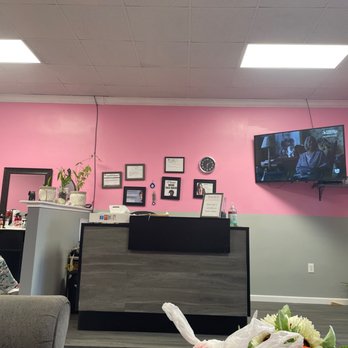 Dominican Divas Beauty Salon - Hair Stylists Near Me - Buford, Georgia
