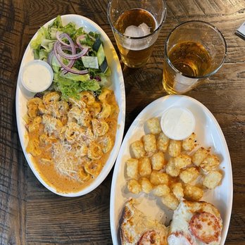 The 522 - Beer Bar Near Me - Woodinville, Washington The 522 - Beer Bar Near Me - Woodinville, Washington