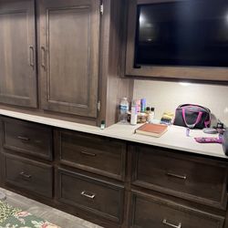 Optimum RV - Bedroom vanity