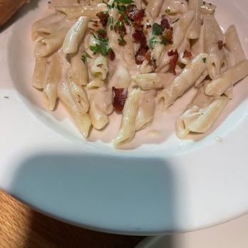 Applebee's Grill + Bar - Four Cheese Mac & Cheese with Honey Pepper Chicken Tenders - American Near Me - Escondido, California