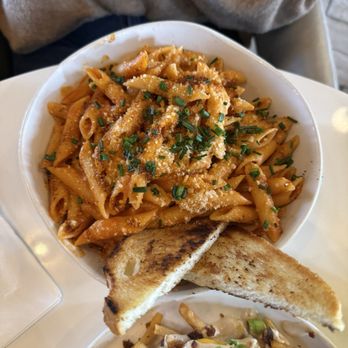 Luna - Spicy Marinara Cremosa - Tacos Near Me - Bakersfield, California
